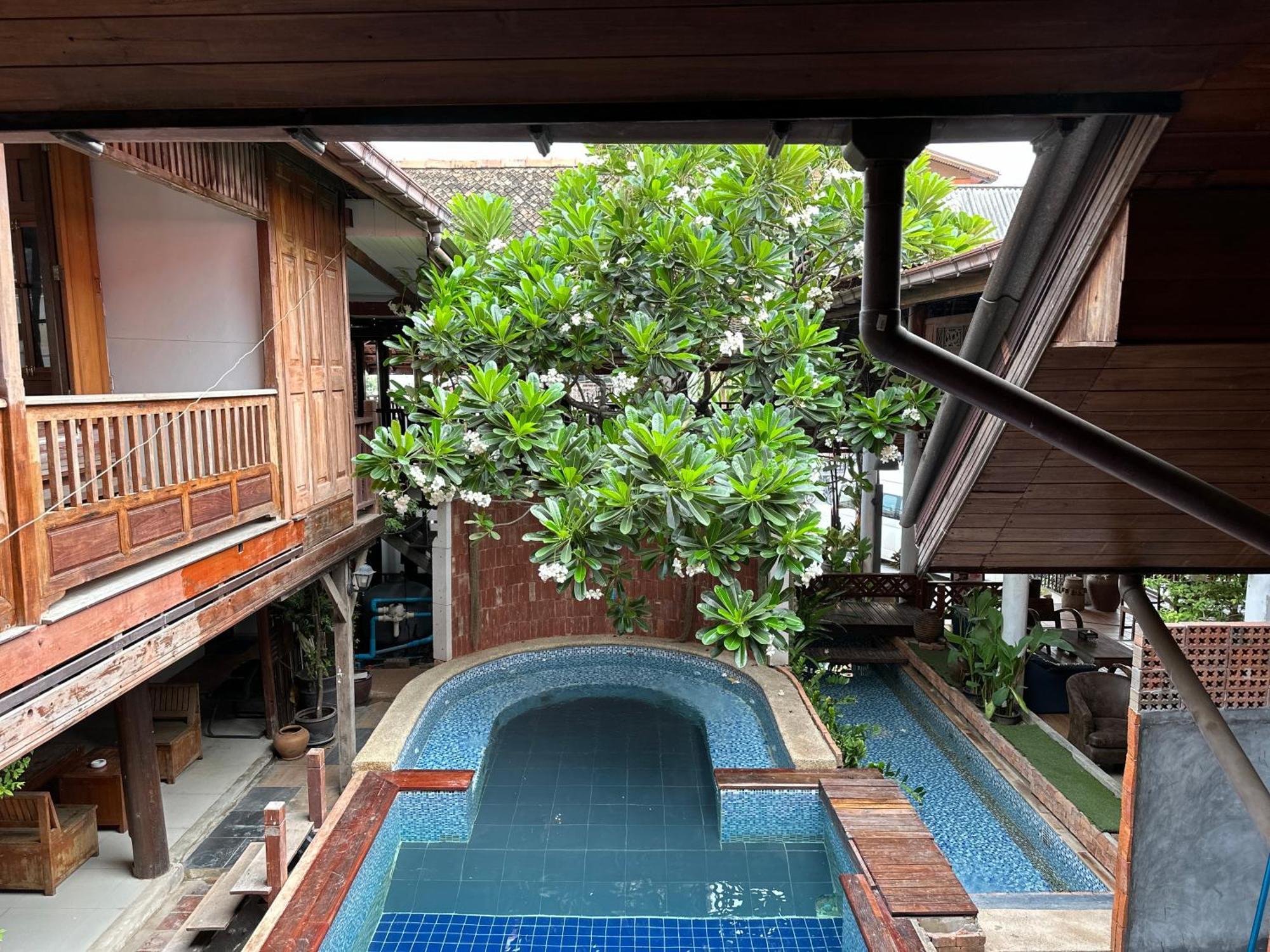 Tony'S Place Ayutthaya Exterior foto