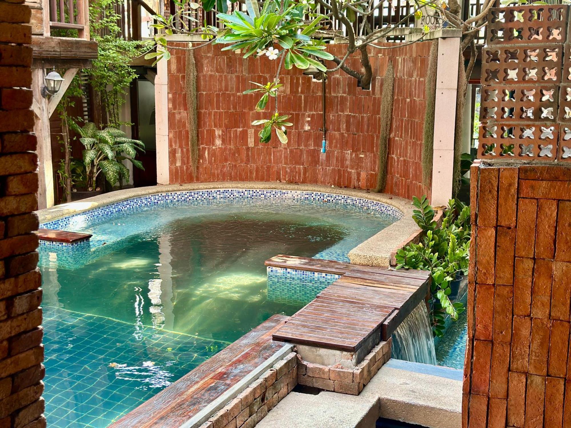 Tony'S Place Ayutthaya Exterior foto