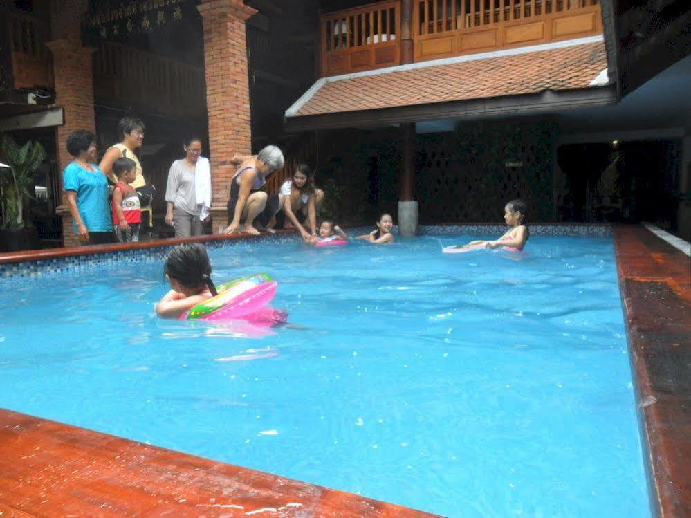 Tony'S Place Ayutthaya Exterior foto